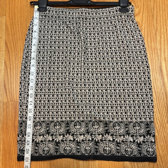 Max Studio Knee Length Skirt - Picture 6 of 6